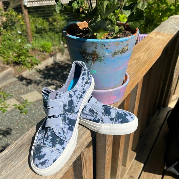 Blowfish, Tie Dye Sneaker, size 7.5, New - Picture 2 of 4